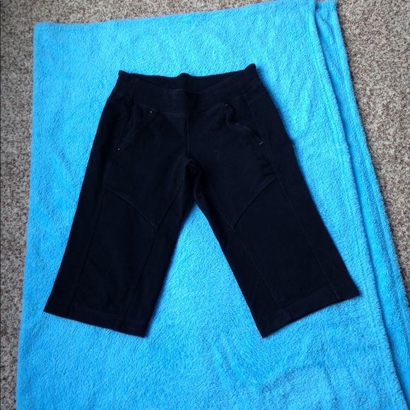 lululemon athletica Pants - Lululemon clam diggers